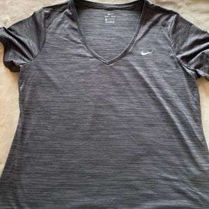 Nike v-neck super zcozy material size XL